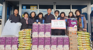경주시 북경주행정복지센터, 한국자유총연맹 안강여성회 `시랑의 성금품 70만원 상당` 기탁