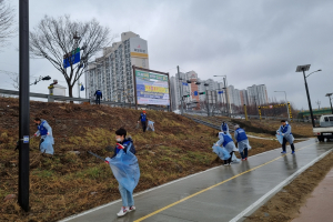 경주시 황성동, 서라벌로타리클럽과 함께 형산강변 ‘환경정화’