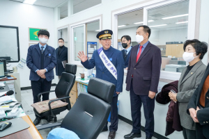 김석기 국회의원, 신경주역 일일 명예역장에 위촉 `역무체험`