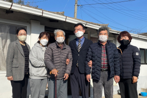 경주시 북경주행정복지센터, 100세 맞은 어르신 가구 방문 `인사 드려`