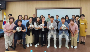 경주시축구협회, 화랑대기 전국유소년축구대회 사용한 공인구 112개 지역아동센터 기증
