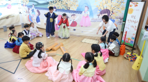 강동초등학교·병설유치원, 추석맞이 유·초이음교육 ‘강동 한가위 한마당’ 진행