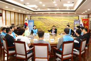 주낙영 경주시장, 경주 82봉사회 회원과 `사랑방 좌담회` 자유로운 대화 나눠
