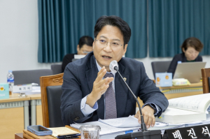 경북도의회, 배진석 의원 `작은학교 지원 등 학교를 지원하는 교육지원청의 역할 당부`