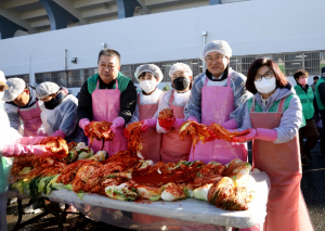 경주시새마을회, 사랑 담은 김장나눔으로 훈훈한 이웃사랑 나눠