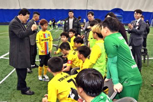 주낙영 경주시장, 2024 GOLDEN City 경주 유소년 축구 페스티벌 '참가 선수' 격려