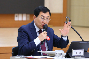 주낙영 경주시장, 공은 던져졌다 ˝2025 APEC 반드시 유치˝ 확대간부회의 주재