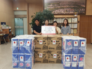 경주시 동천동, 제이마트 동천점. 제이식자재마트 `이웃사랑의 화장지 110세트` 기탁