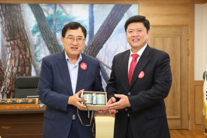 주낙영 경주시장, 우역비 주부산 중국총영사관과 `APEC 협력 논의`