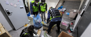 경주시 선도동, 자율방재단 `한부모 가정 주거환경 개선` 봉사활동 펼쳐