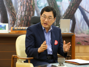 [특집] 주낙영 경주시장 ˝상산사세(常山蛇勢)의 정신으로 2025 APEC 정상회의 성공개최와 중단없는 경주 발전을 위해 더욱 힘차게 시정을 펼쳐 나가겠다˝