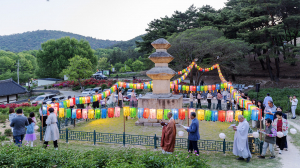 신라문화원 ˝서악동 삼층석탑 자비의 빛으로 물들다˝