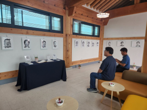 경주시 황남동 `행복갤러리` 연필 초상화 전시회 개최