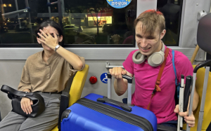 경주시, 시내버스 기사의 따뜻한 동행 `자신의 차량으로 시각장애인 외국인 승객 모셔 드려`