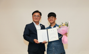 2025 경주 역사문화유적 디카시 공모전, 월성중학교 2학년 정윤채 학생 대상!