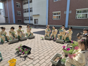 고사리 손으로 피워낸 봄