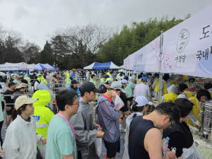 (사)경주시종합자원봉사센터,  제33회 경주벚꽃마라톤대회서 ‘쌀국수 나눔’으로 온정 전해