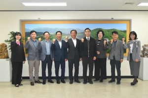 경주 강동면체육회·강동농협, 위덕대에 장학금 300만 원 기탁