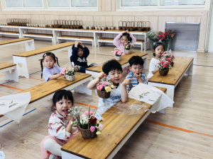“아빠, 엄마 사랑해요”꽃바구니로 전한 마음