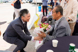 월성본부, 주변지역 장수마을 축하행사 시행