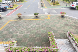 외동읍, 직접 재배한 꽃으로‘꽃길·청사 환경’새 단장