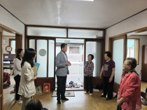 박진영 신임 성건동장, 경로당 순회로 주민과 첫 소통