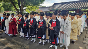 경주향교 추계 석전대제 봉행…주자 후손 29명 참석